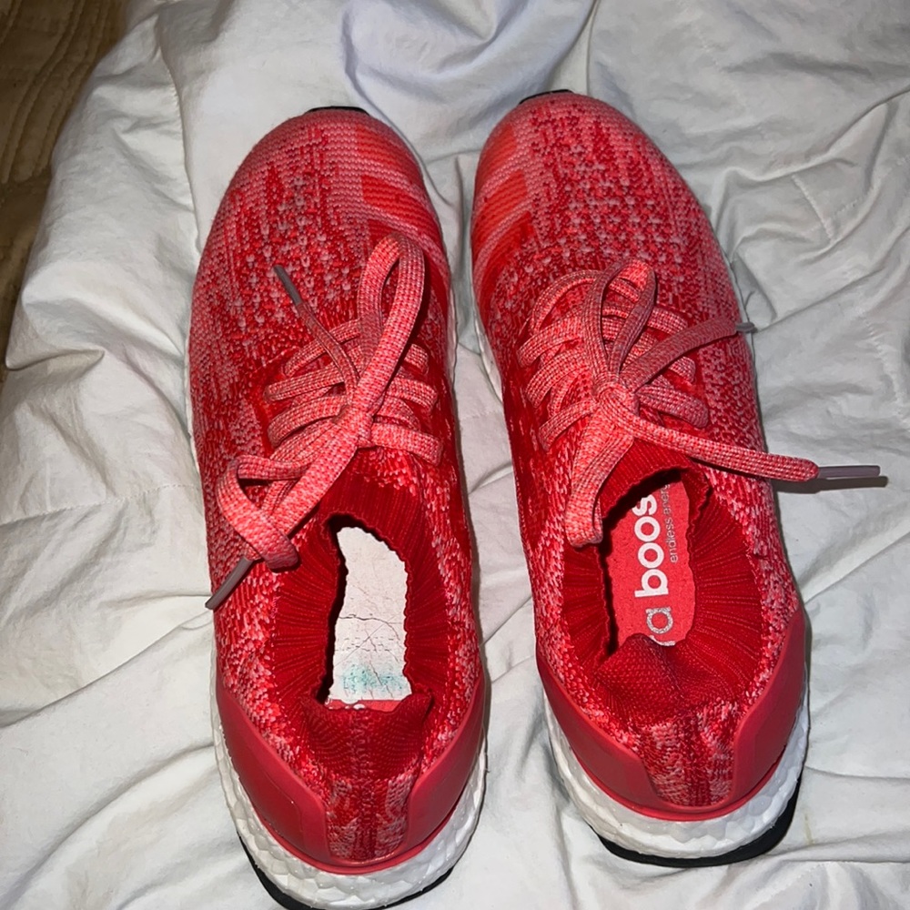 Adidas womens shoes in size 7 worn once